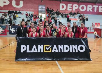 Jóvenes basquetbolistas de Ñuble entre ellas dos jugadoras quirihuanas dejan huella en torneo internacional en Argentina