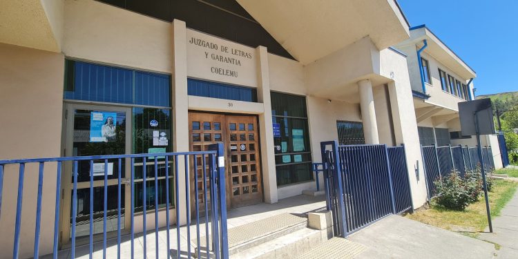 Juzgado de Garantía de Coelemu ordena arraigo y abandono de hogar común a Concejal de Ránquil imputado de abuso sexual y amenazas