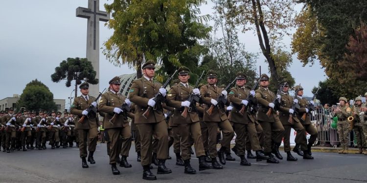 Ñuble: Con desfile de honor y junto a la comunidad Carabineros conmemoró sus 99 años