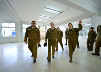 General Director inspecciona avances de Escuela de Formación Transitoria de Carabineros en Quirihue