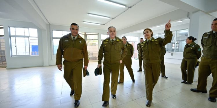 General Director inspecciona avances de Escuela de Formación Transitoria de Carabineros en Quirihue