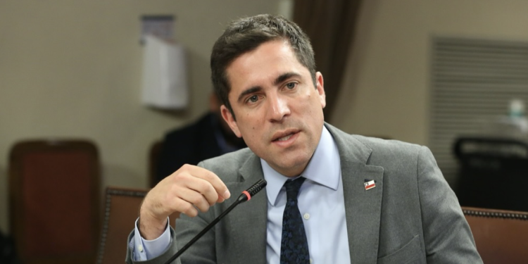 “Hay que ponerle el cascabel al gato”: Diputado Martínez exige informe sobre uso de recursos de la Ley Espejo en Ñuble