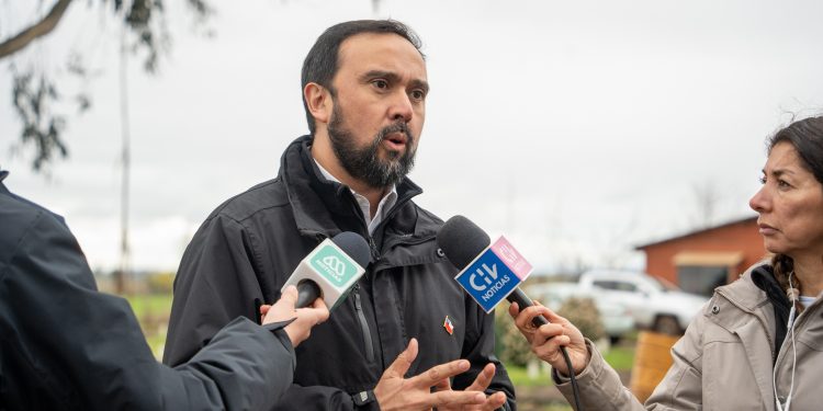 Gobernador Crisóstomo emplaza a Kast: exige activar de inmediato el 2% constitucional para enfrentar la catástrofe por las lluvias