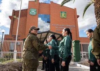 90 Carabineros llegan a Quirihue para iniciar su formación en la primera escuela transitoria del país