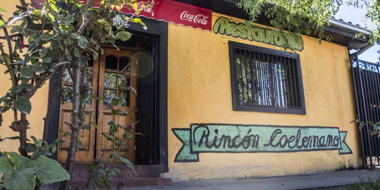 Denuncian presunto intento del tradicional «Cambiazo de Máquina de Pago» en restaurante Rincón Coelemano